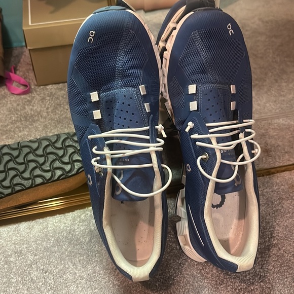 On cloud slip on W9 - Picture 6 of 6